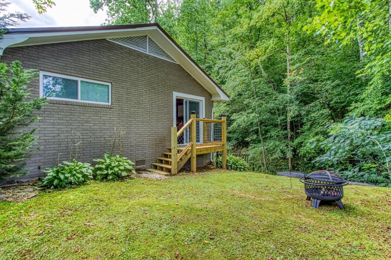 Black Bear Falls Villa Gatlinburg Exterior photo