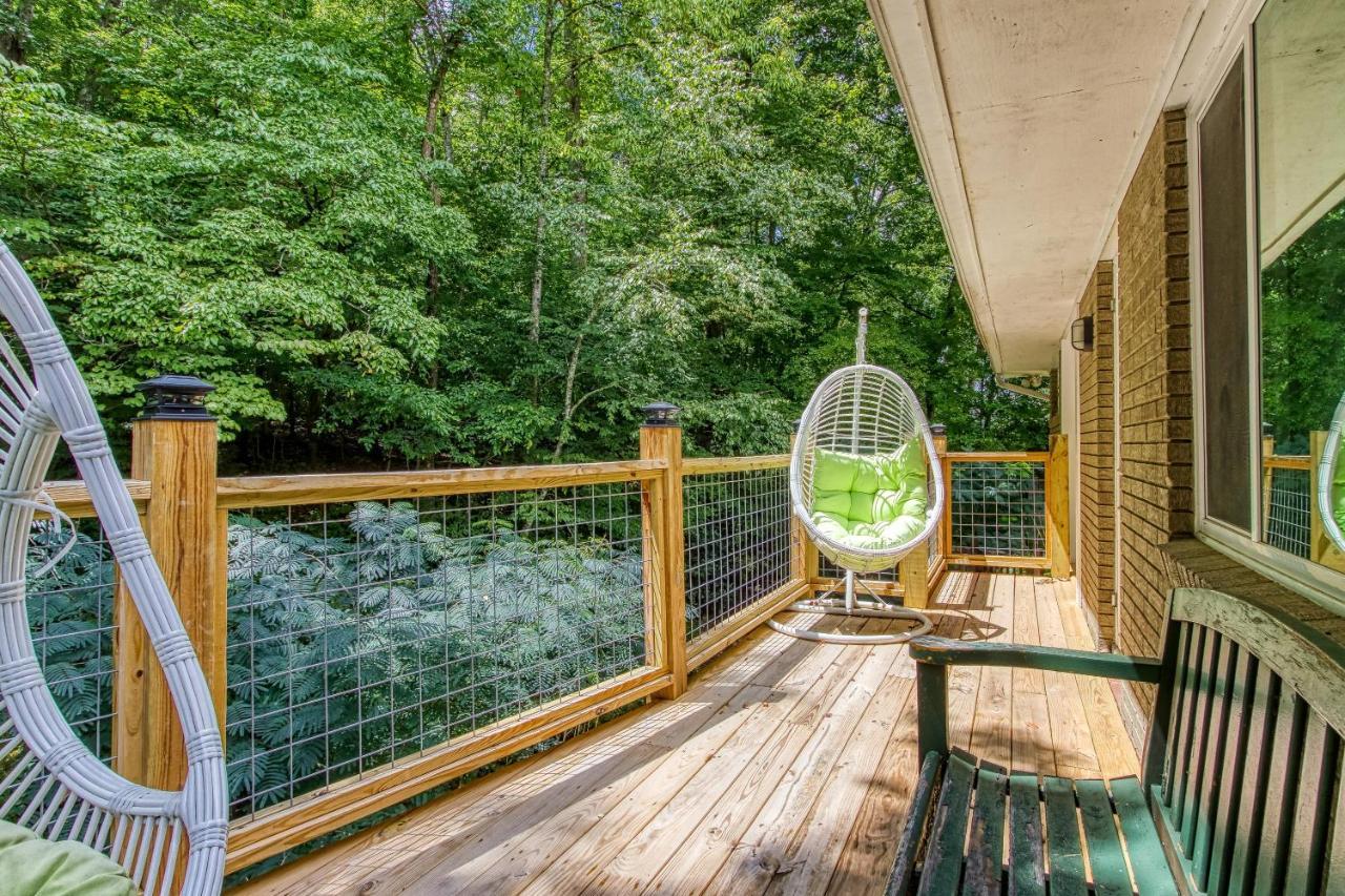 Black Bear Falls Villa Gatlinburg Exterior photo